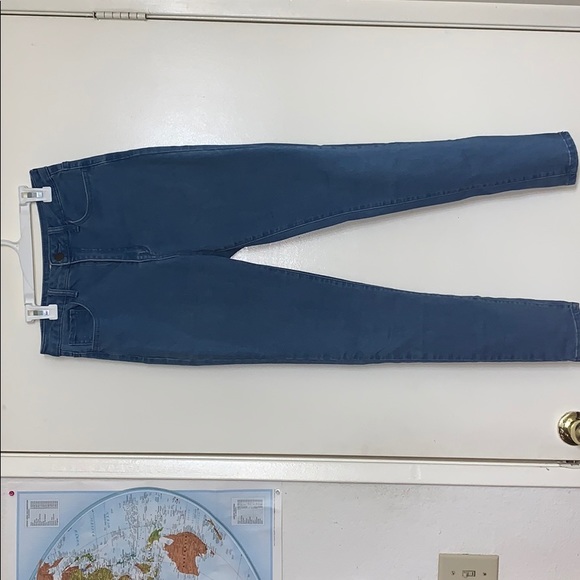 Skinny jeans size 27 very elastic ! High waisted - Picture 3 of 4